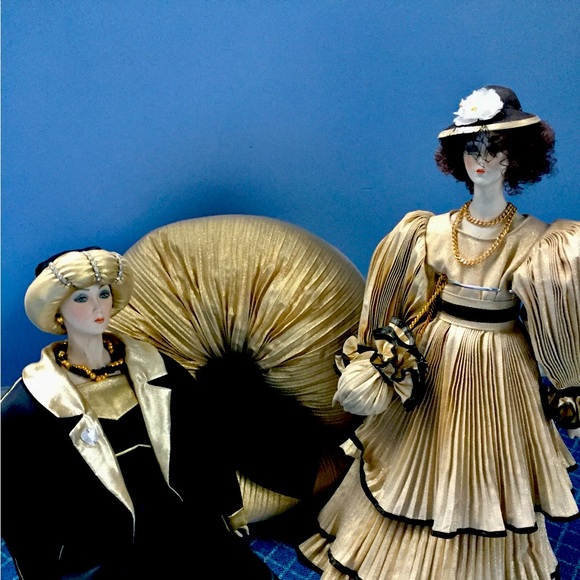Beautiful 38 year old porcelain dolls💙 - Picture 1 of 5